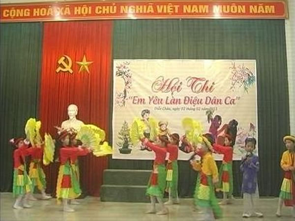 Diễn Châu tổ chức hội thi em yêu làn điệu dân ca